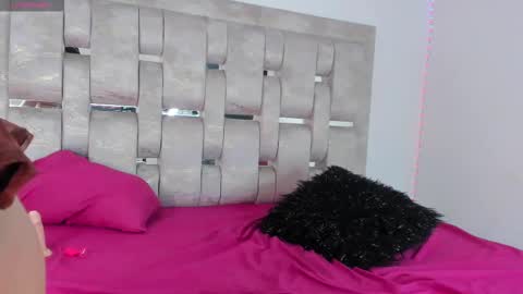 Snapshot of charlotte_256 chatting on October 8, 1:06 pm Charlotte online show from October 8, 1:06 pm