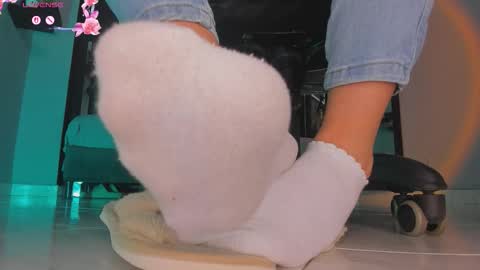 charlotte  grey online show from February 12, 8:45 pm