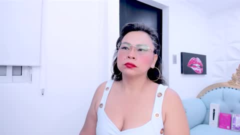 charlotte__milf online show from March 2, 8:16 am