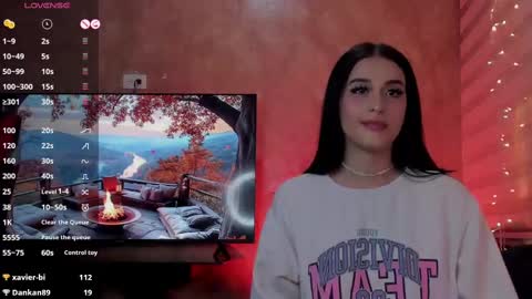 Snapshot of charlotte_greys chatting on February 18, 1:43 am Charlotte  online show from February 18, 1:43 am