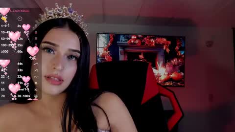 Snapshot of charlotte_greys chatting on October 17, 11:42 pm Charlotte  online show from October 17, 11:42 pm