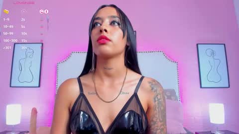 Snapshot of charlotte_kisss chatting on September 17, 8:23 pm Charlotte online show from September 17, 8:23 pm