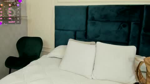 Charlotte Mayers online show from February 26, 11:21 am