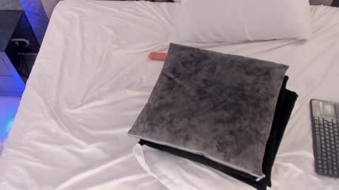 Charlotte  online show from January 28, 1:39 am