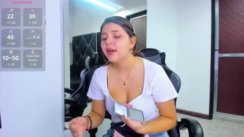 Snapshot of charlottee_starr chatting on October 14, 8:45 pm charlottee_starr online show from October 14, 8:45 pm