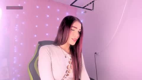 charlotteee online show from September 22, 4:27 am