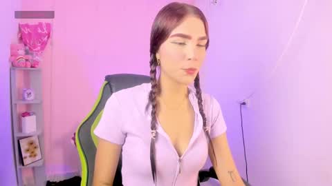 charlotteee online show from September 26, 1:13 am