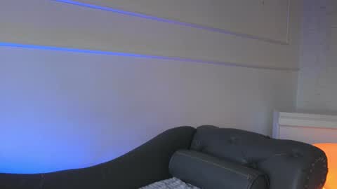 Lauren Rus online show from November 8, 3:15 pm