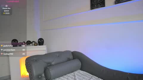 Lauren Rus online show from October 21, 2:54 pm