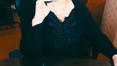 Snapshot of charlottextasty chatting on October 16, 11:21 am CharlotteXTasty online show from October 16, 11:21 am