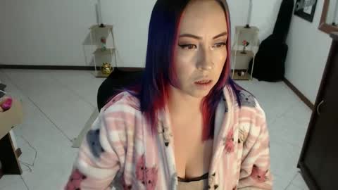 charlottezoe online show from March 22, 2:59 am