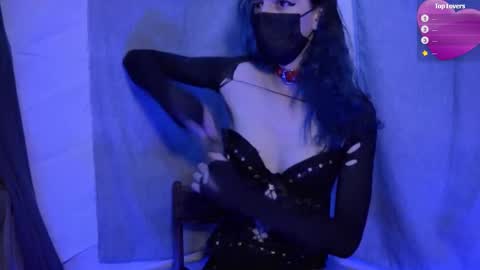 Snapshot of charlydestroyer chatting on December 3, 2:53 am charly dest online show from December 3, 2:53 am