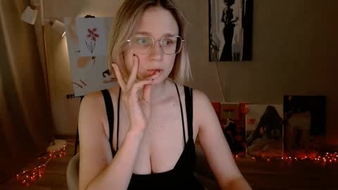 Michelle  online show from October 13, 6:04 am