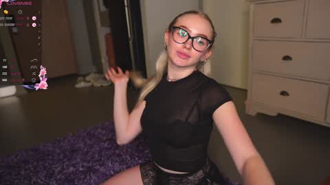 Snapshot of charming_daisy chatting on February 4, 8:02 am my fansly Charming daisy              My Wishlist  for new toys     online show from February 4, 8:02 am