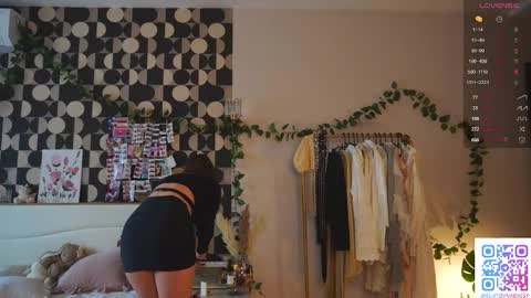 Snapshot of charming_daisy chatting on September 18, 7:12 am my fansly Charming daisy              My Wishlist  for new toys     online show from September 18, 7:12 am
