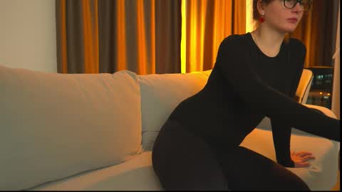 katie online show from March 25, 6:47 pm