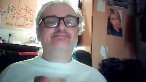 chatboxlee online show from August 2, 11:56 am
