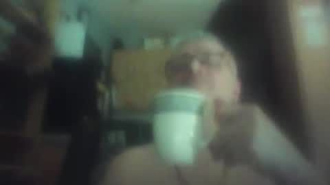 lee online show from April 17, 1:19 am