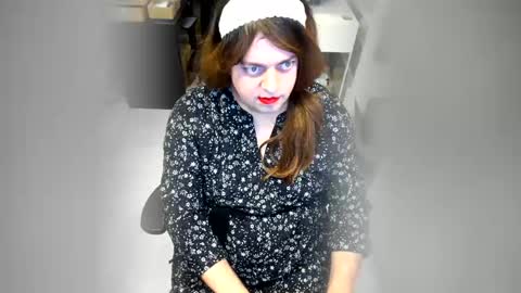 Snapshot of chaturbaby chatting on December 2, 7:41 am Rosalie online show from December 2, 7:41 am