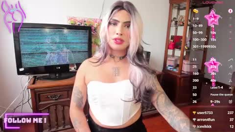 Sophie  online show from February 5, 9:40 pm