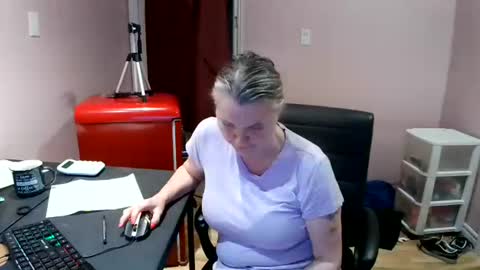 chealsiek online show from November 9, 1:53 am