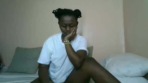 cheeky_charms online show from March 18, 6:08 am