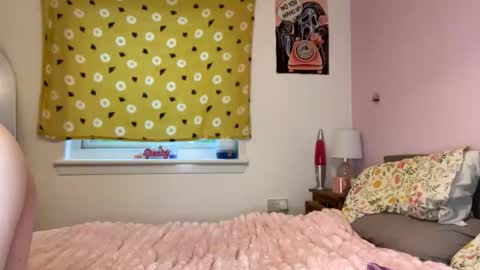Snapshot of cheekykatx chatting on October 3, 5:21 pm cheekykatx online show from October 3, 5:21 pm
