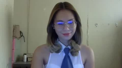 chelly4u69 online show from October 30, 4:24 am