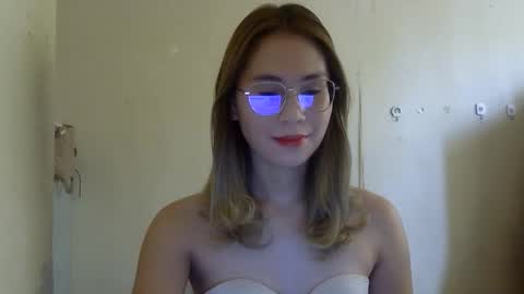 Snapshot of chelly4u69 chatting on October 16, 4:12 am chelly4u69 online show from October 16, 4:12 am