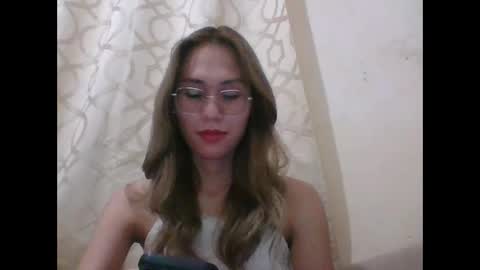 Snapshot of chelly4u69 chatting on March 6, 1:35 pm chelly4u69 online show from March 6, 1:35 pm