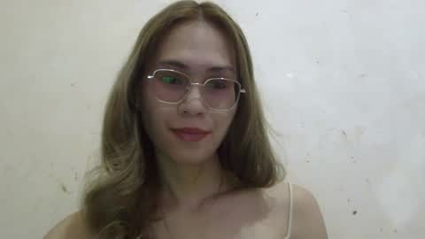 Snapshot of chelly4u69 chatting on March 1, 10:34 am chelly4u69 online show from March 1, 10:34 am