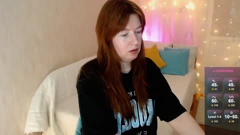 Snapshot of chelsey_rayne chatting on December 28, 4:09 pm Instagram faroffland online show from December 28, 4:09 pm