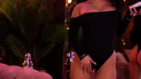 Cherry online show from April 10, 6:23 pm