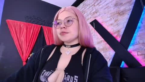     online show from April 8, 11:57 am