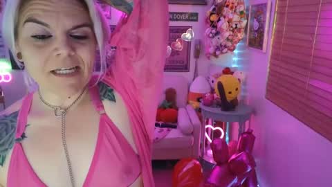 CherryBombBomb online show from February 11, 7:12 am