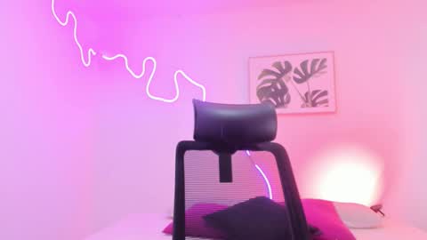 C H E R R Y online show from November 8, 1:25 pm