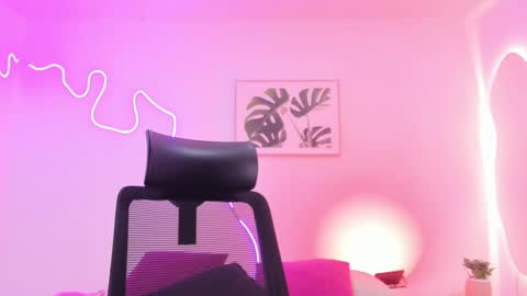 C H E R R Y online show from November 7, 1:24 pm