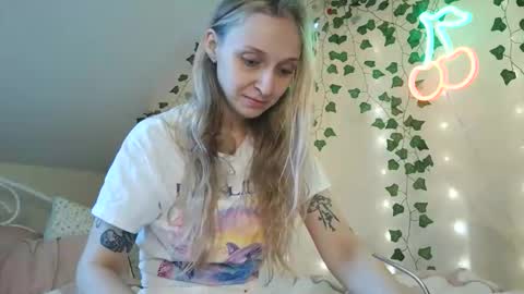 cherryflavorxx online show from June 9, 10:31 pm
