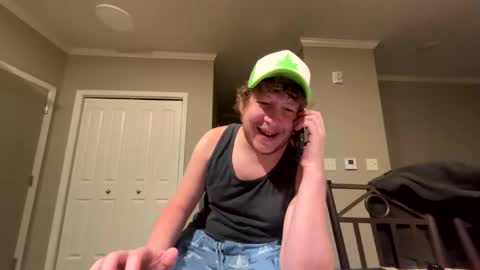 chevycamaro1978 online show from December 8, 5:06 am