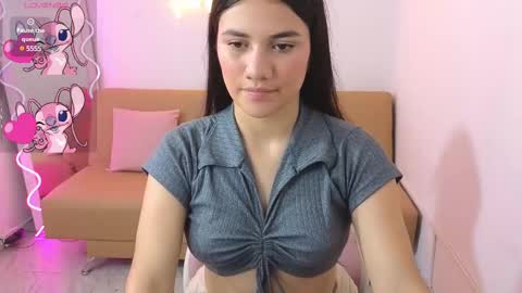 Snapshot of chiara_tay chatting on March 7, 3:40 am Chiara online show from March 7, 3:40 am
