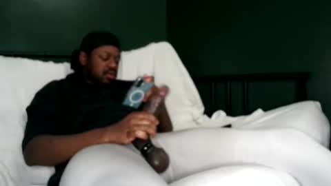 Que online show from February 6, 5:44 am