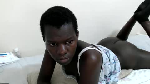 chichie_ online show from April 10, 10:09 am