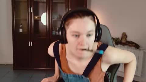 Bella online show from December 18, 9:15 am