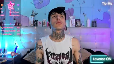 Chloe And Austin online show from December 31, 9:31 am