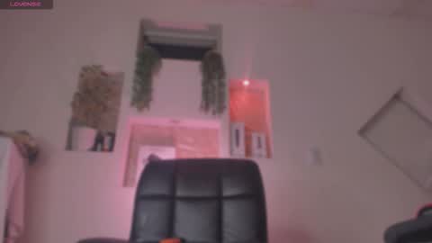 chloe_cooperr online show from September 23, 2:38 am