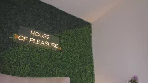 Chloe online show from October 14, 1:14 pm