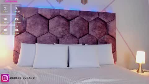 Snapshot of chloe_durand_ chatting on October 3, 8:50 pm chloe_durand_ online show from October 3, 8:50 pm