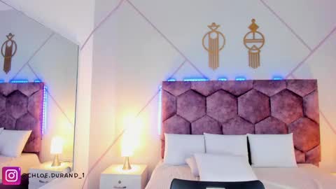 Snapshot of chloe_durand_ chatting on October 19, 12:26 am chloe_durand_ online show from October 19, 12:26 am