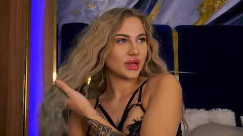 Chloe GraceeX online show from December 18, 9:32 pm