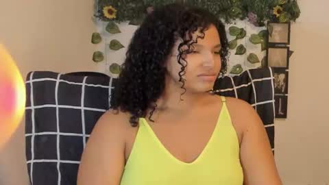 chloe_kisses online show from October 17, 11:25 am